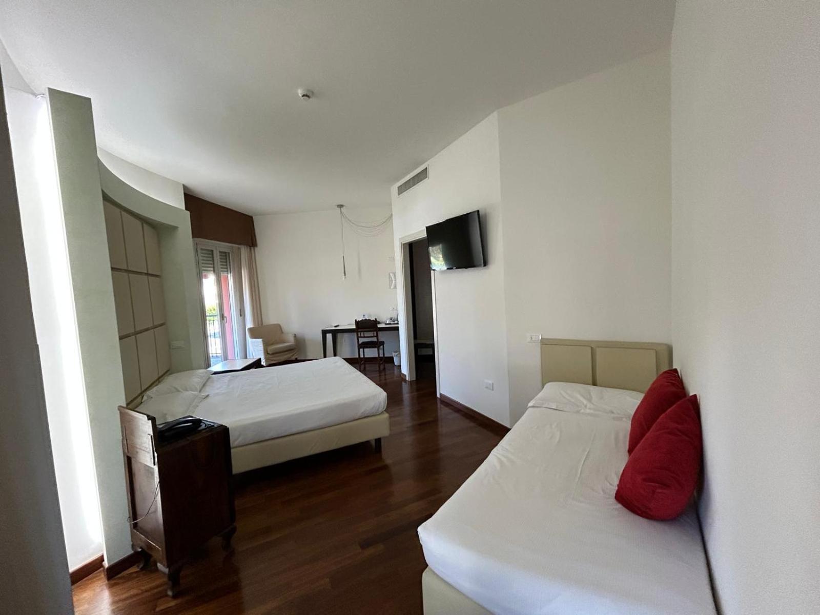 Best Western Cesena Hotel エクステリア 写真
