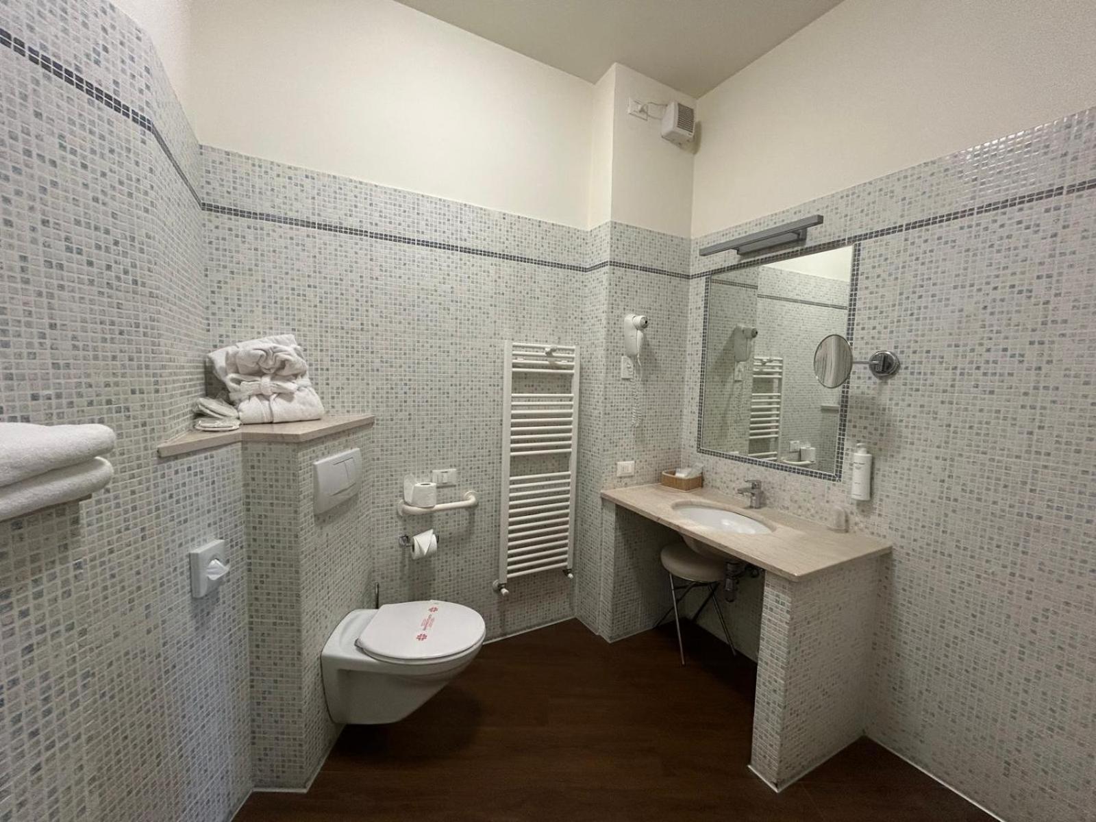 Best Western Cesena Hotel エクステリア 写真