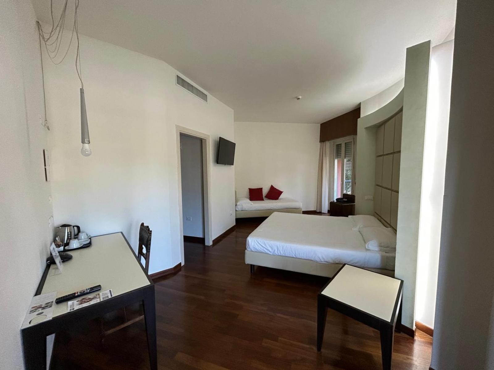 Best Western Cesena Hotel エクステリア 写真