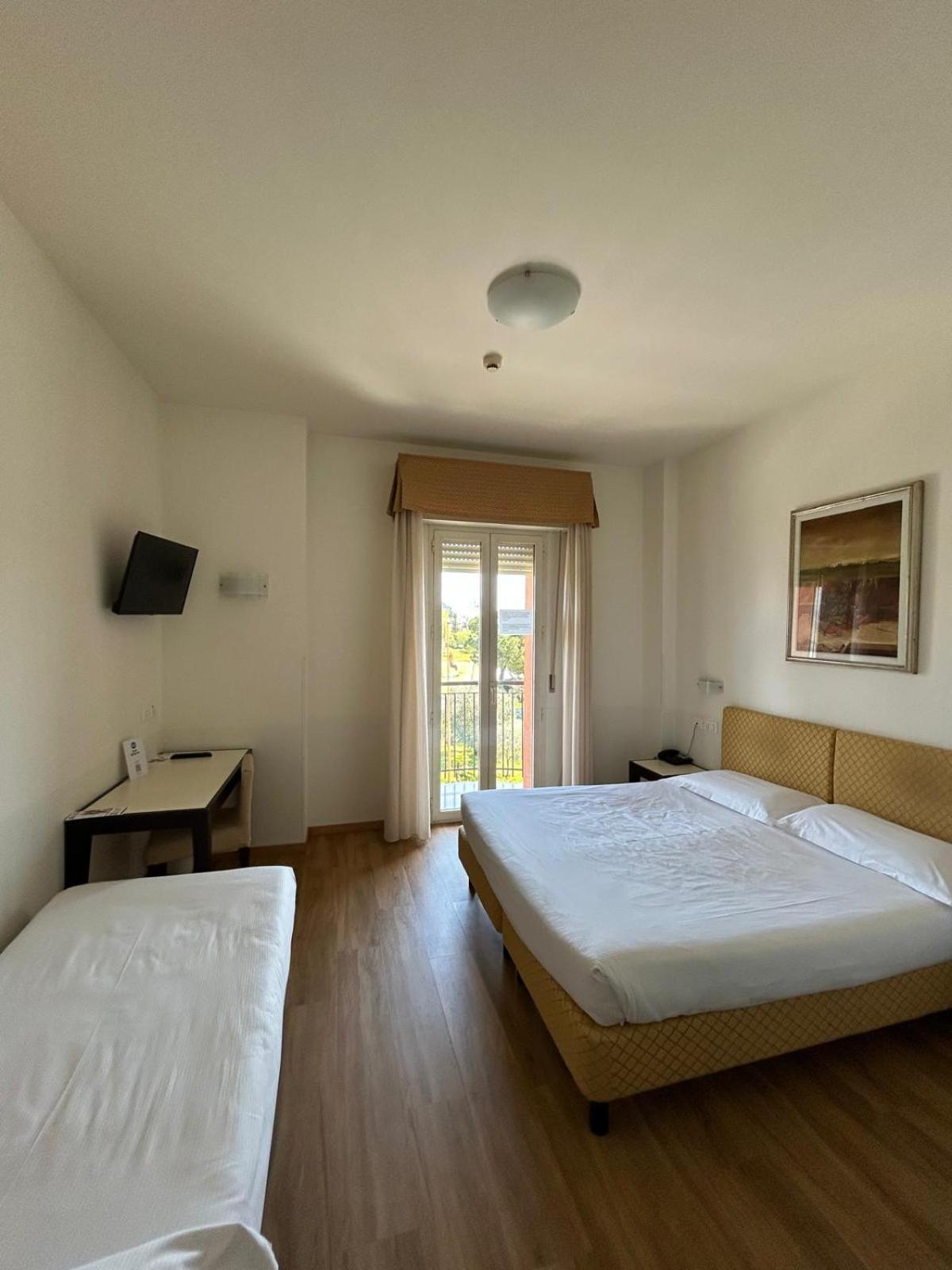 Best Western Cesena Hotel エクステリア 写真