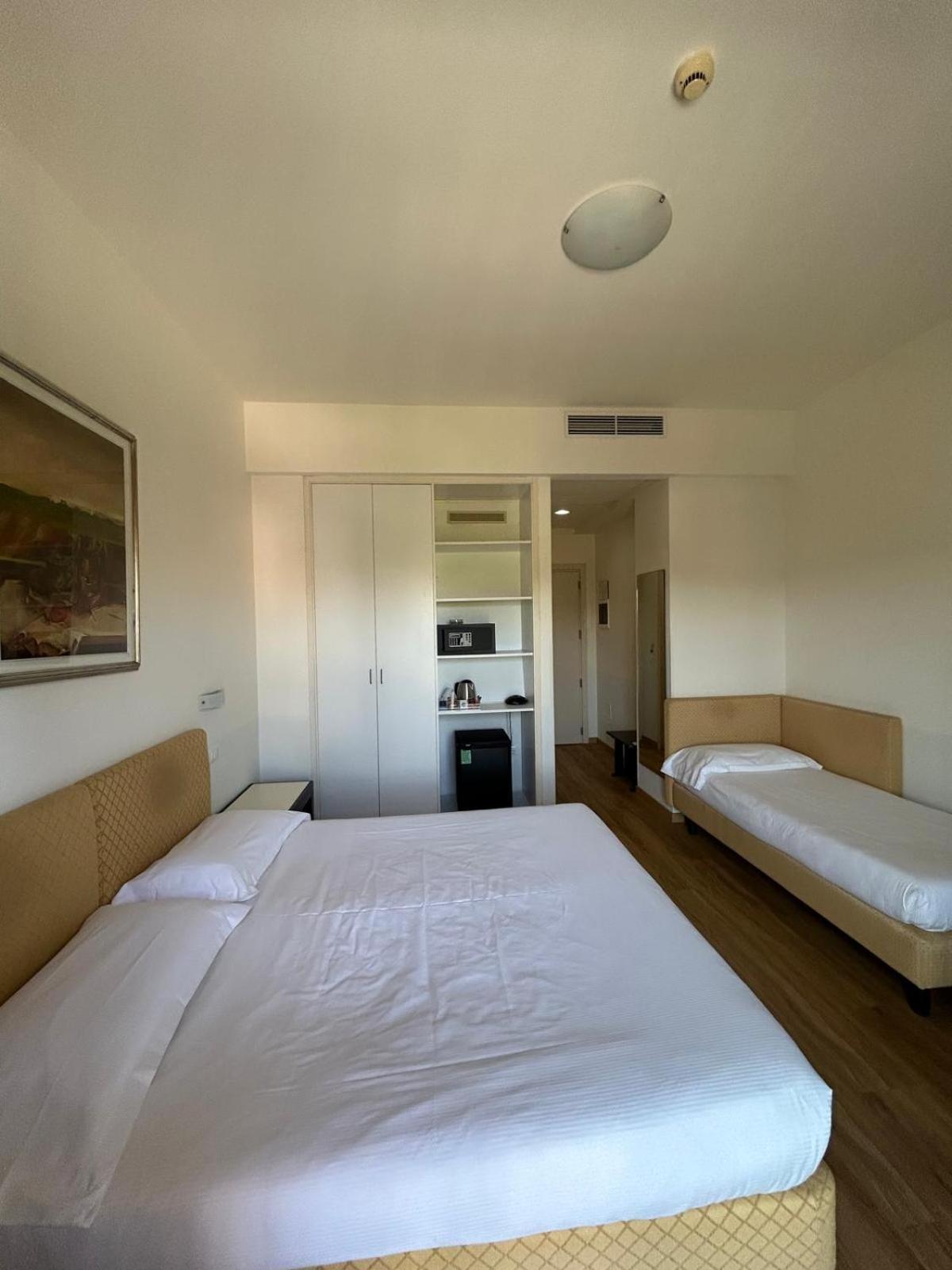 Best Western Cesena Hotel エクステリア 写真